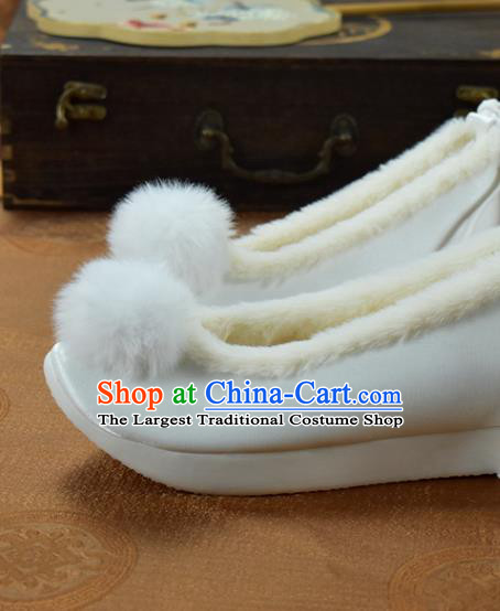 China Traditional Hanfu Shoes Winter Venonat Shoes Women Shoes National White Cloth Shoes