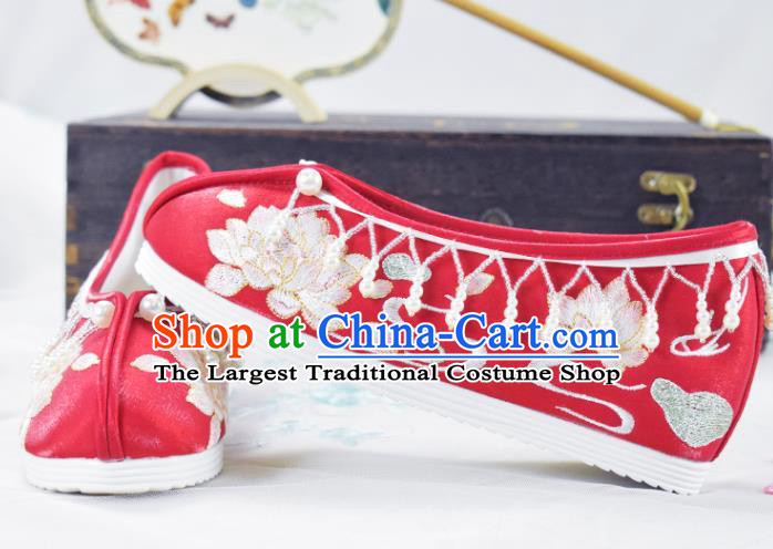 China Wedding Red Cloth Shoes Traditional Beads Tassel Shoes Women Hanfu Shoes National Embroidered Lotus Shoes