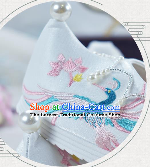 China Traditional Wedding White Cloth Shoes Women Xiu He Embroidered Shoes National Shoes