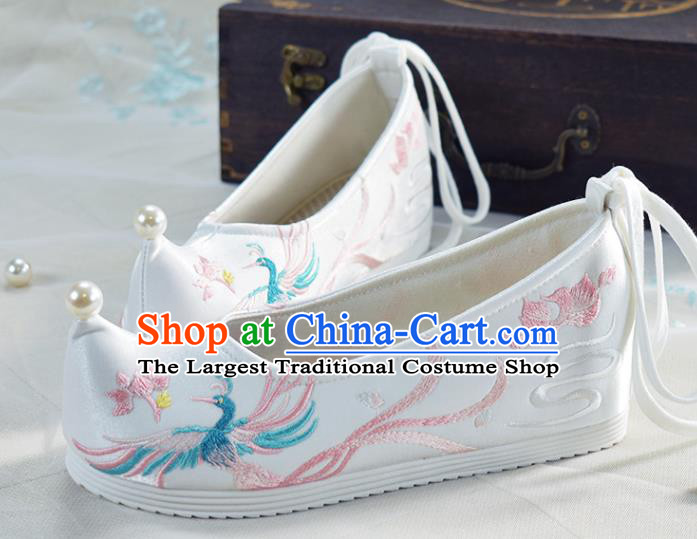 China National Women Embroidered Shoes Traditional Wedding Shoes White Cloth Shoes