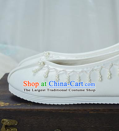 China Traditional Hanfu Shoes White Satin Shoes National Women Beads Tassel Shoes