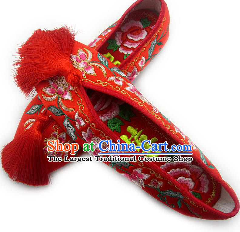 China Classical Xiu He Suit Shoes Traditional Embroidered Flowers Shoes Wedding Red Satin Shoes