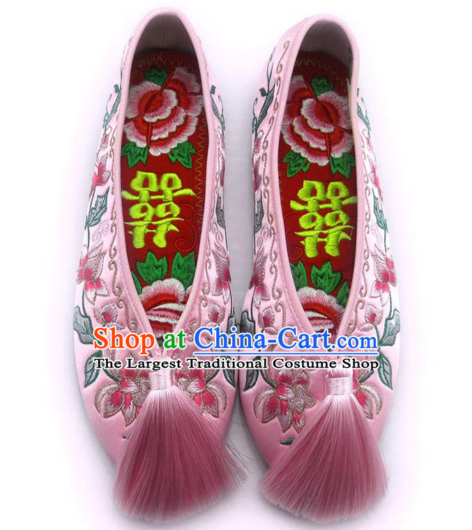 China Classical Bride Shoes Wedding Pink Satin Shoes Traditional Embroidered Flowers Shoes