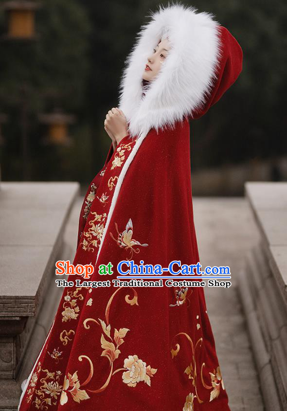 Traditional China Ancient Ming Dynasty Princess Clothing Winter Embroidered Butterfly Red Woolen Cape Outer Garment