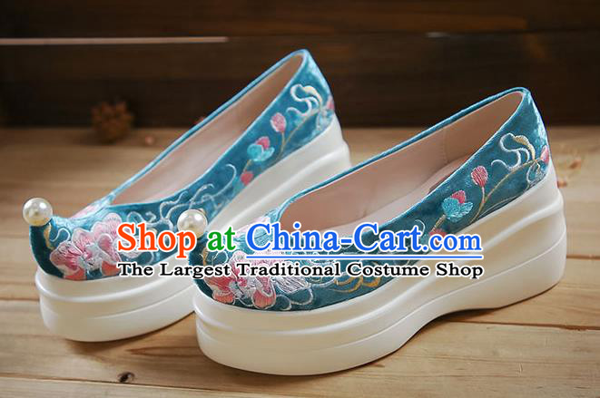China Blue Velvet Shoes Traditional Hanfu Pearl Shoes Embroidered Peony Platform Shoes