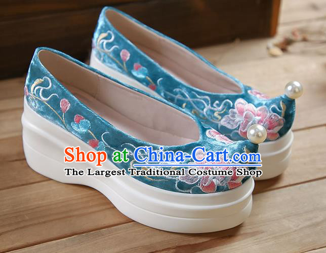 China Blue Velvet Shoes Traditional Hanfu Pearl Shoes Embroidered Peony Platform Shoes