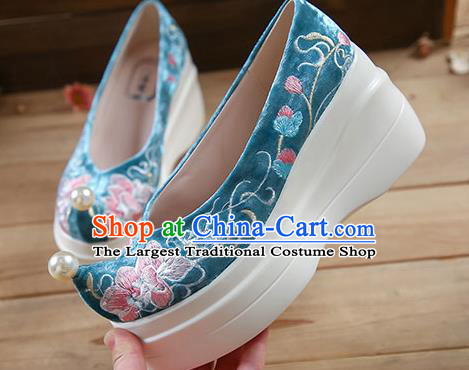 China Blue Velvet Shoes Traditional Hanfu Pearl Shoes Embroidered Peony Platform Shoes