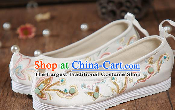 China Ancient Princess White Satin Shoes Traditional Hanfu Shoes Embroidered Beads Shoes