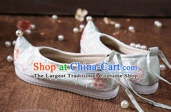 China Ancient Palace Lady Hanfu Shoes Traditional Ming Dynasty Shoes Embroidered Peony Light Green Cloth Shoes