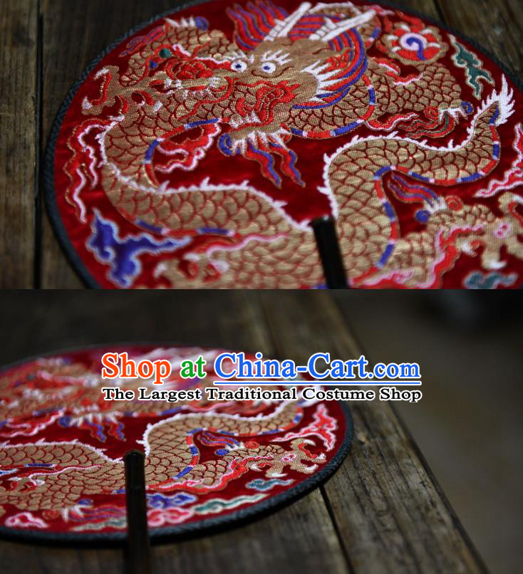 China Traditional Red Brocade Fan Handmade Dragon Painting Palace Fan Wedding Circular Fan