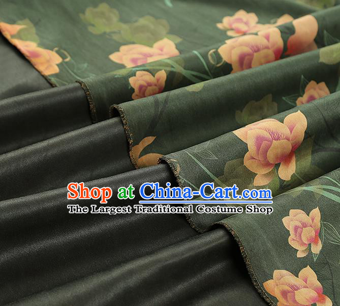 China Classical Cheongsam Green Silk Fabric Gambiered Guangdong Gauze Traditional Mangnolia Pattern Brocade