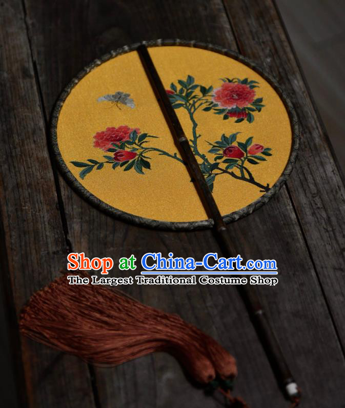 China Handmade Pomegranate Blossom Pattern Palace Fan Ancient Princess Court Circular Fan Traditional Golden Silk Fan