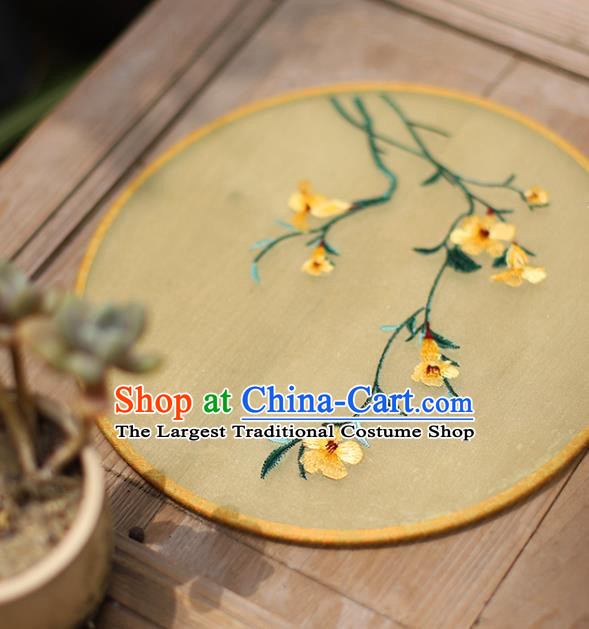 China Handmade Hanfu Palace Fan Embroidered Flowers Circular Fan Traditional Cultural Dance Light Yellow Silk Fan
