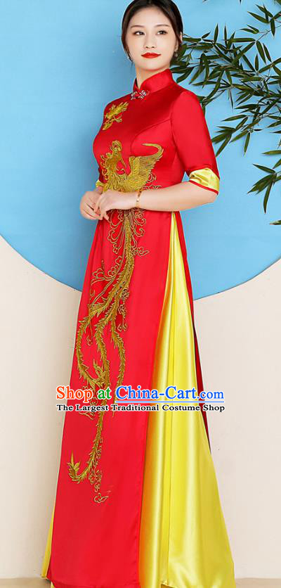 China Wedding Mother Clothing Stage Performance Embroidery Golden Phoenix Cheongsam Catwalks Red Satin Qipao Dress