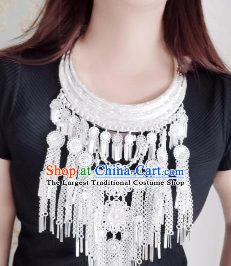 China Traditional Guizhou Ethnic Necklet Jewelry Miao Nationality Silver Necklace Accessories