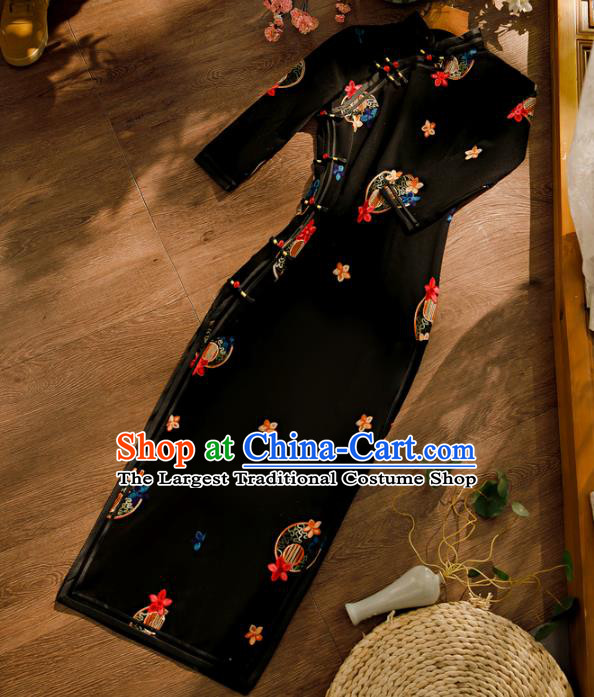 Chinese Traditional Black Cheongsam Clothing Classical Embroidered Qipao Dress