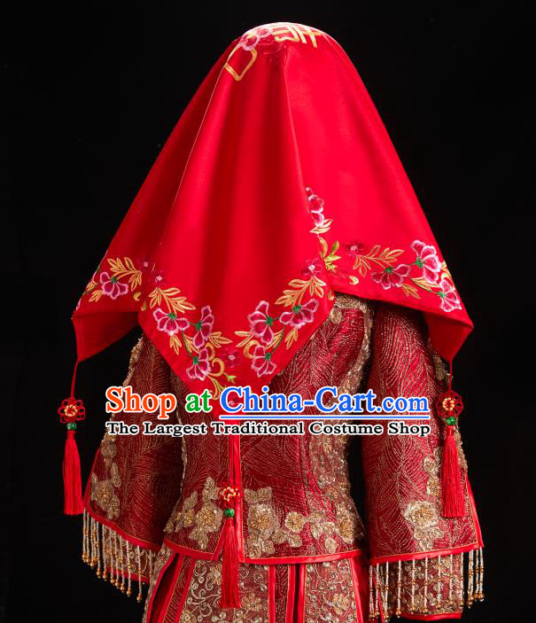 China Traditional Wedding Headpiece Red Satin Kerchief Xiuhe Suit Embroidered Bridal Veil
