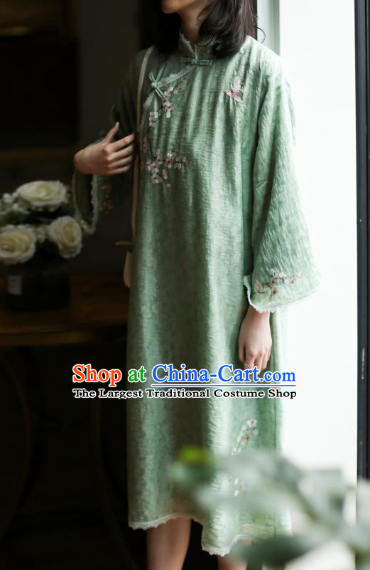China Embroidered Light Green Cheongsam Costume Traditional Stage Performance Wide Sleeve Qipao Dress