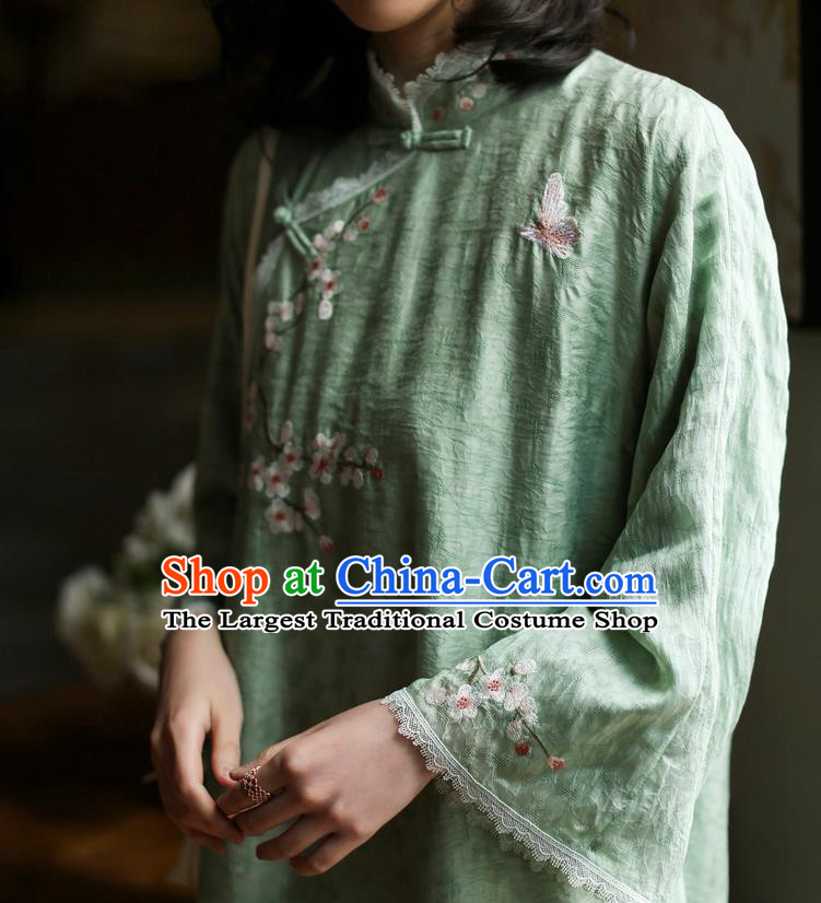 China Embroidered Light Green Cheongsam Costume Traditional Stage Performance Wide Sleeve Qipao Dress