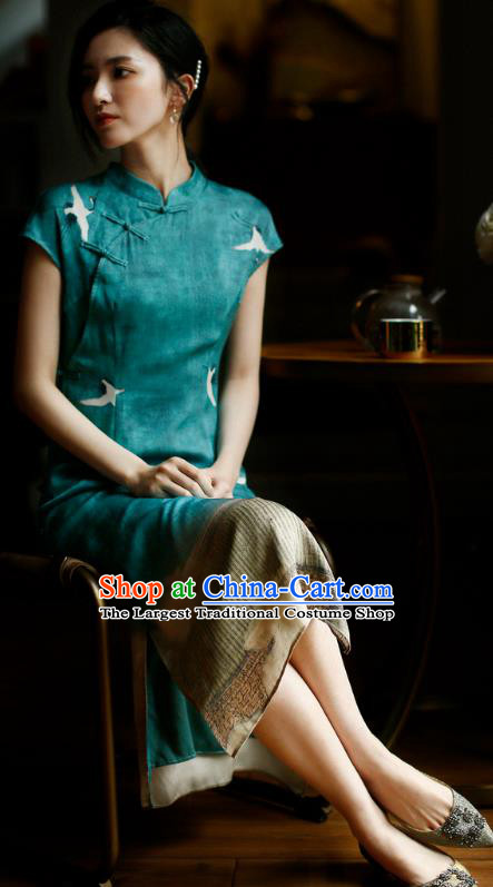 China Classical Young Woman Cheongsam Costume Traditional Printing Green Silk Qipao Dress