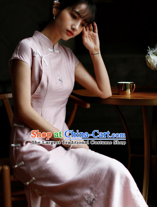 China Classical Young Lady Slim Cheongsam Costume Traditional Embroidered Lilac Silk Qipao Dress