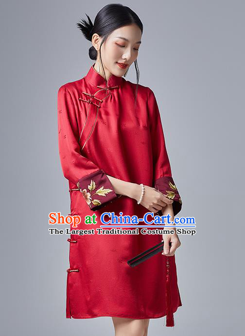 China Classical Embroidered Red Short Cheongsam Costume Traditional Young Lady Silk Qipao Dress