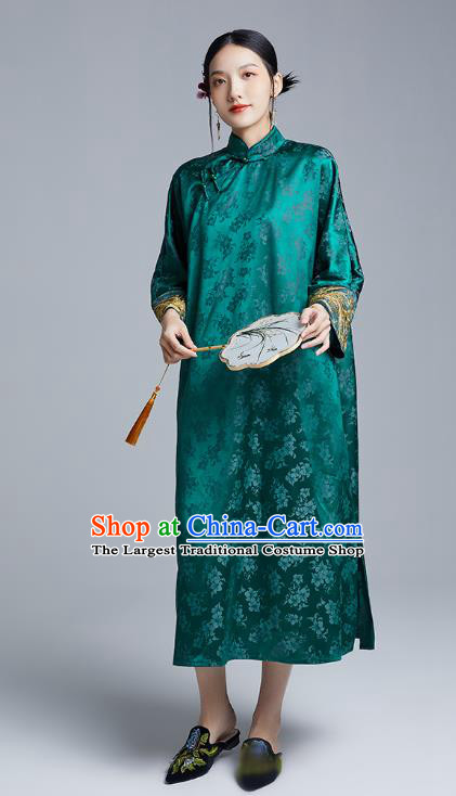 China Classical Embroidered Cheongsam Costume Traditional Young Lady Deep Green Silk Qipao Dress