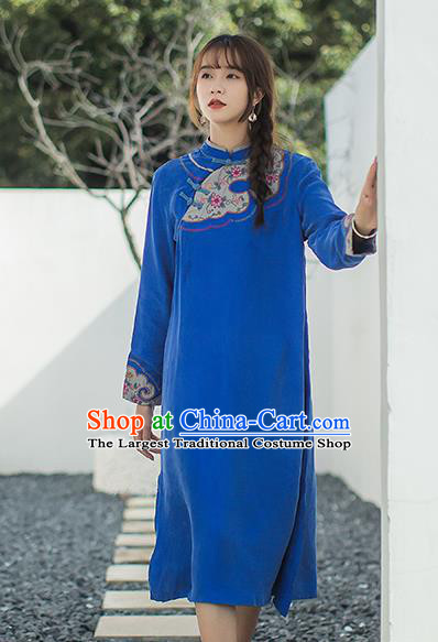 China Classical Embroidered Slant Opening Cheongsam Traditional Young Lady Royallbue Qipao Dress