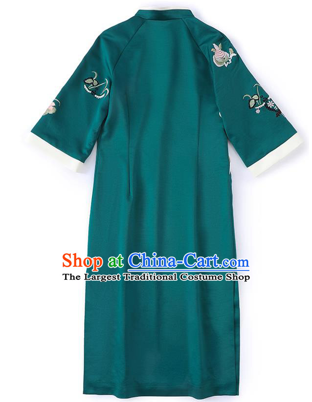 China Traditional Tang Suit Qipao Dress Classical Embroidered Green Silk Cheongsam