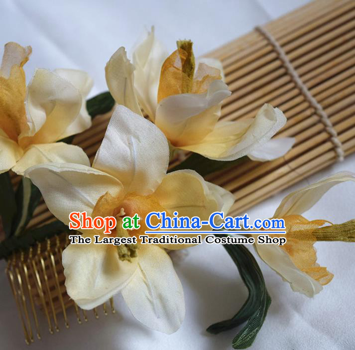 Chinese Handmade Hair Accessories Cheongsam Hairpin Traditional Ming Dynasty Yellow Silk Daffodil Hair Comb