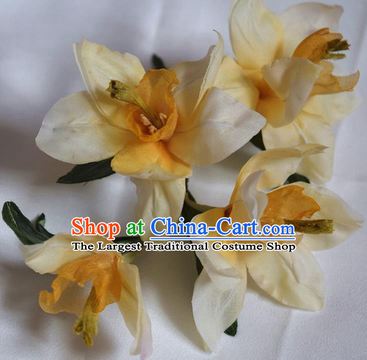 Chinese Handmade Hair Accessories Cheongsam Hairpin Traditional Ming Dynasty Yellow Silk Daffodil Hair Comb