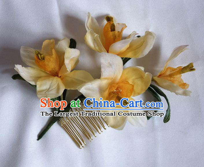 Chinese Handmade Hair Accessories Cheongsam Hairpin Traditional Ming Dynasty Yellow Silk Daffodil Hair Comb