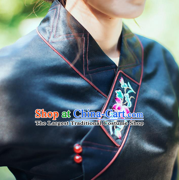 China Classical Embroidered Jacket National Women Clothing Tang Suit Black Silk Cotton Wadded Coat