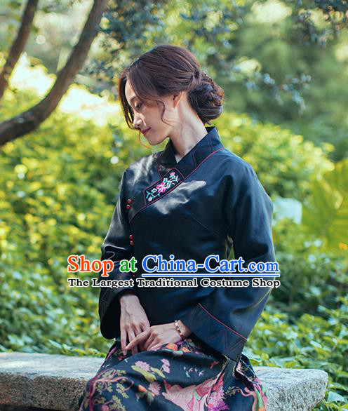 China Classical Embroidered Jacket National Women Clothing Tang Suit Black Silk Cotton Wadded Coat