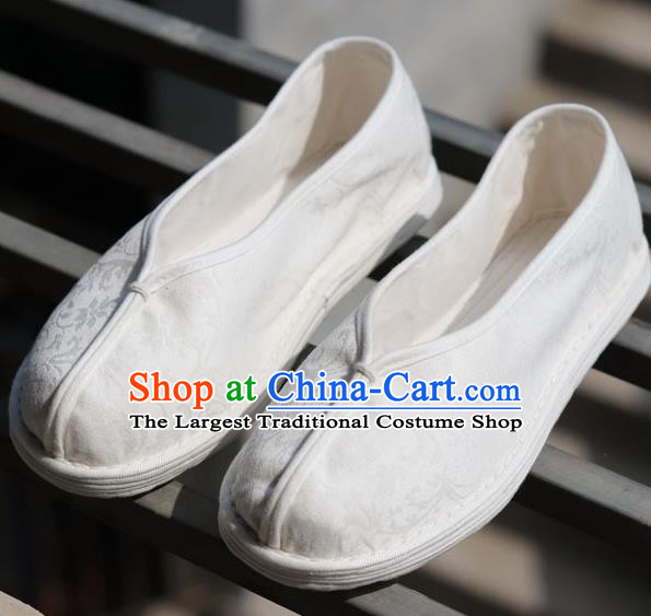 China Handmade Multi Layered White Cloth Shoes National Country Woman Shoes