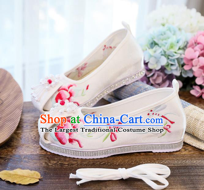 China National Embroidered Shoes Pearls Tassel Hanfu Shoes Handmade White Cloth Shoes
