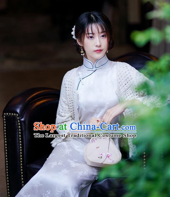 China Classical White Silk Qipao Dress National Women Costume Slim Cheongsam