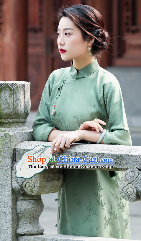 China Traditional Cheongsam Classical Bamboo Leaf Pattern Green Silk Qipao Dress