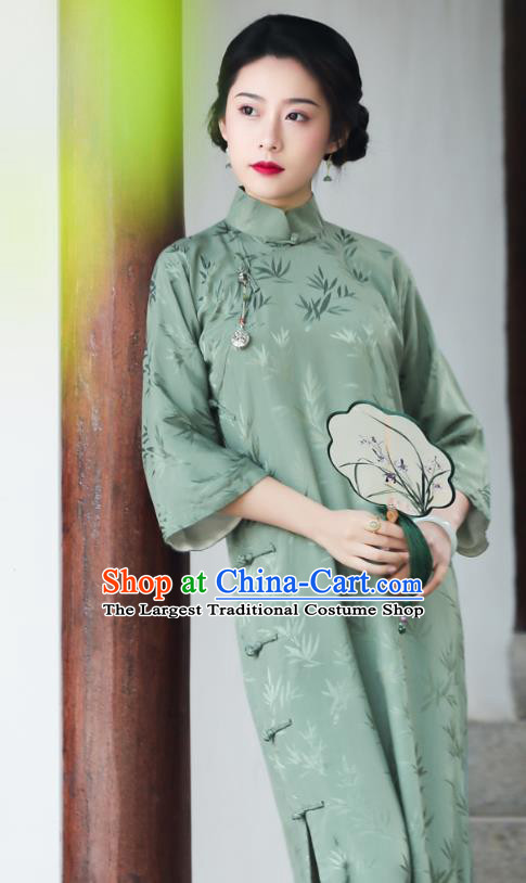China Traditional Cheongsam Classical Bamboo Leaf Pattern Green Silk Qipao Dress