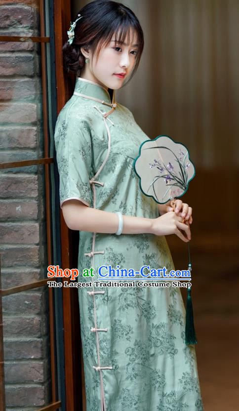 China Classical Green Silk Qipao Dress Traditional Young Beauty Cheongsam