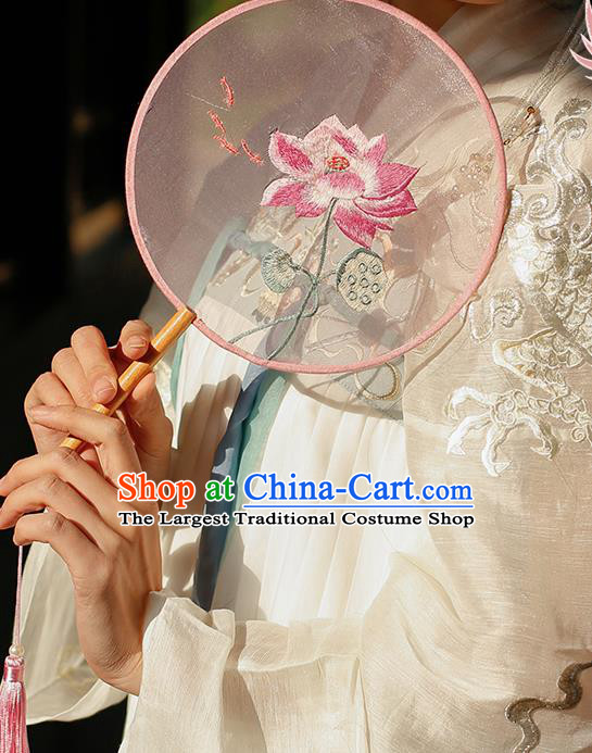 China Classical Circular Silk Fan Traditional Hanfu Fan Handmade Embroidered Peony Palace Fan