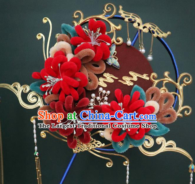 China Traditional Wedding Velvet Chrysanthemum Fan Handmade Golden Tassel Palace Fan Classical Bride Fan