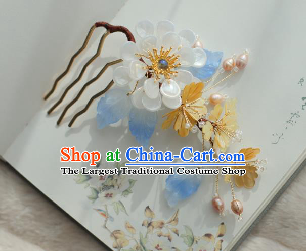Chinese Handmade Classical White Flower Hair Comb Ancient Ming Dynasty Princess Shell Pearls Hairpin