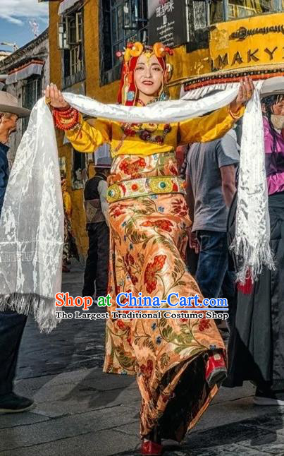 China Traditional Xizang Woman Golden Tibetan Robe Zang Nationality Stage Performance Wedding Clothing
