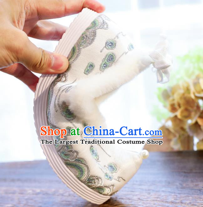 China National Embroidered White Cloth Shoes Traditional Winter Hanfu Shoes Handmade Ancient Princess Shoes