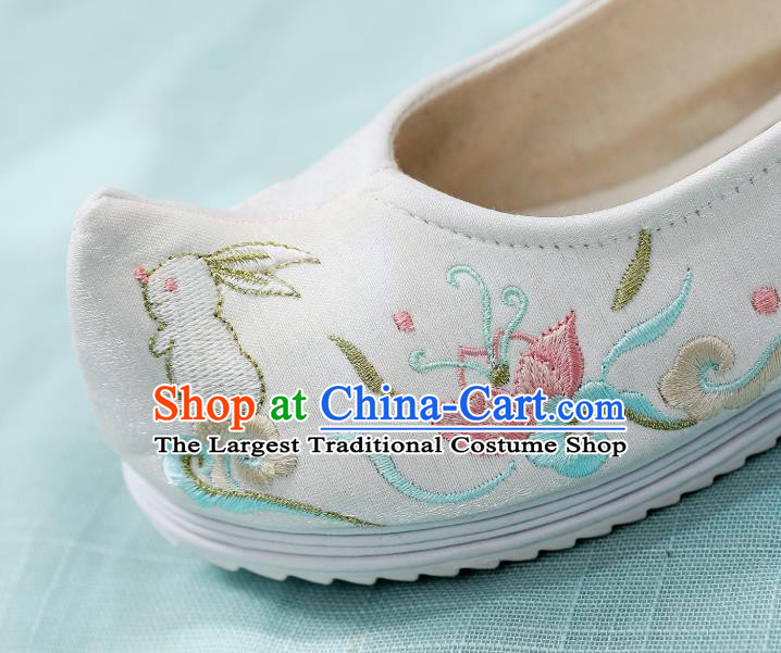 China National Embroidered Rabbit Shoes Traditional Ming Dynasty Hanfu Shoes Handmade Princess White Cloth Shoes