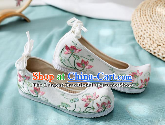 China Handmade Princess Shoes National Embroidered Lotus White Cloth Shoes Traditional Ming Dynasty Hanfu Shoes