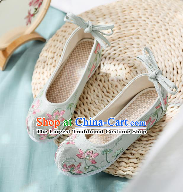 China Traditional Ming Dynasty Hanfu Shoes Handmade Princess Shoes National Embroidered Lotus Light Green Cloth Shoes