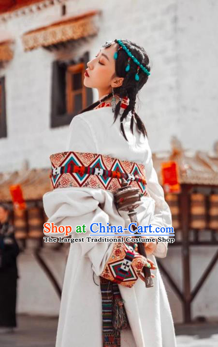 China Zang Nationality Stage Performance Clothing Traditional Xizang Minority Woman White Blouse and Tibetan Robe