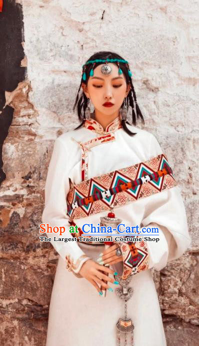 China Zang Nationality Stage Performance Clothing Traditional Xizang Minority Woman White Blouse and Tibetan Robe